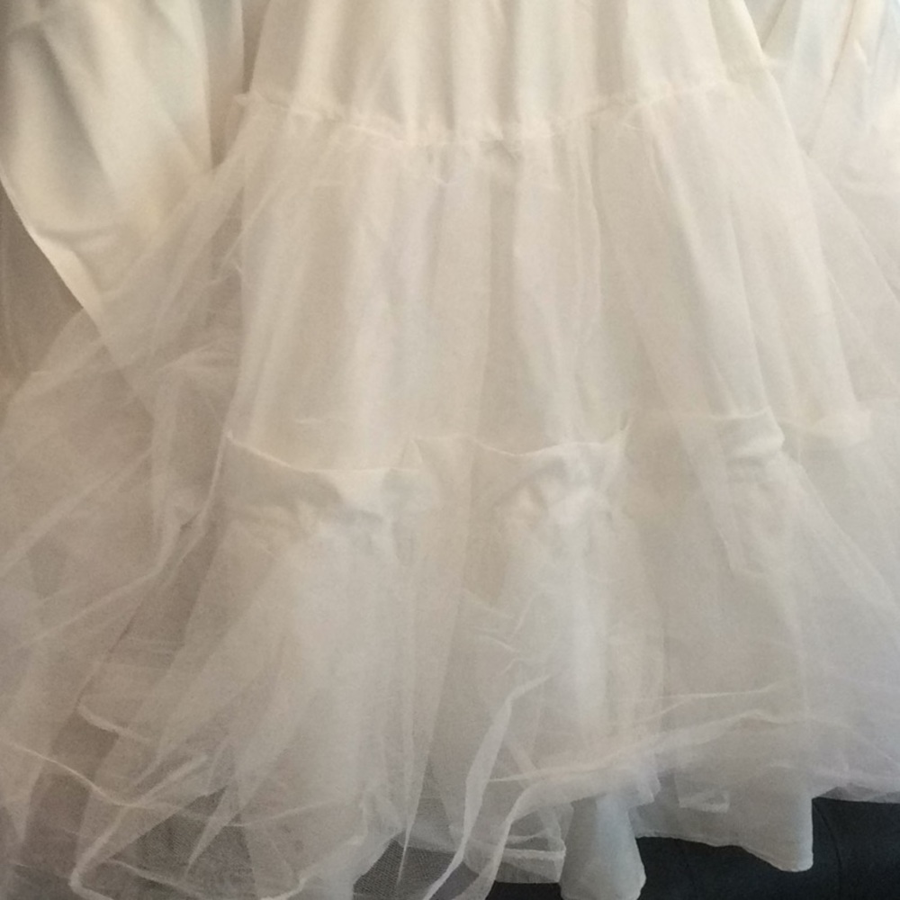 Justin Alexander Sweetheart Gown and Veil. - Picture 11 of 13